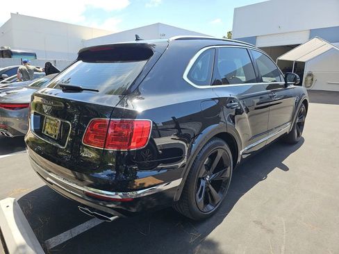 Used 2020 Bentley Bentayga Plug-In Hybrid AWD/4WD image 8