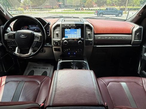 Used 2018 Ford F250 Platinum w/ Platinum Ultimate Package AWD/4WD image 30