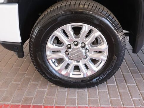 Used 2022 GMC Sierra 3500 Denali AWD/4WD image 11