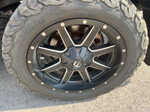 Used 2018 Toyota Tundra SR5 w/ TRD Off Road Package RWD image 21