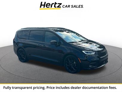 Used 2025 Chrysler Pacifica Limited