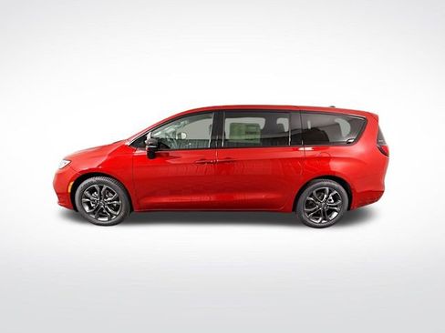 New 2026 Chrysler Pacifica Select image 4