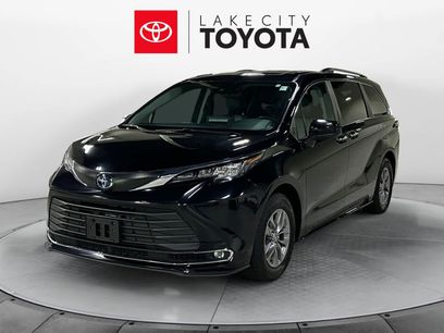 Used 2023 Toyota Sienna XLE