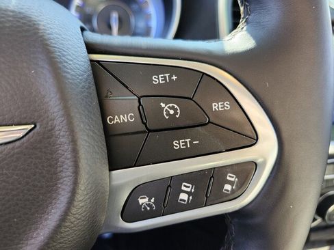 Used 2017 Chrysler 300 C w/ Safetytec Plus Group image 19