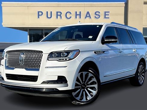 Used 2022 Lincoln Navigator L Reserve image 3