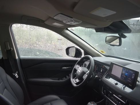 Used 2026 Nissan Rogue SL FWD image 19