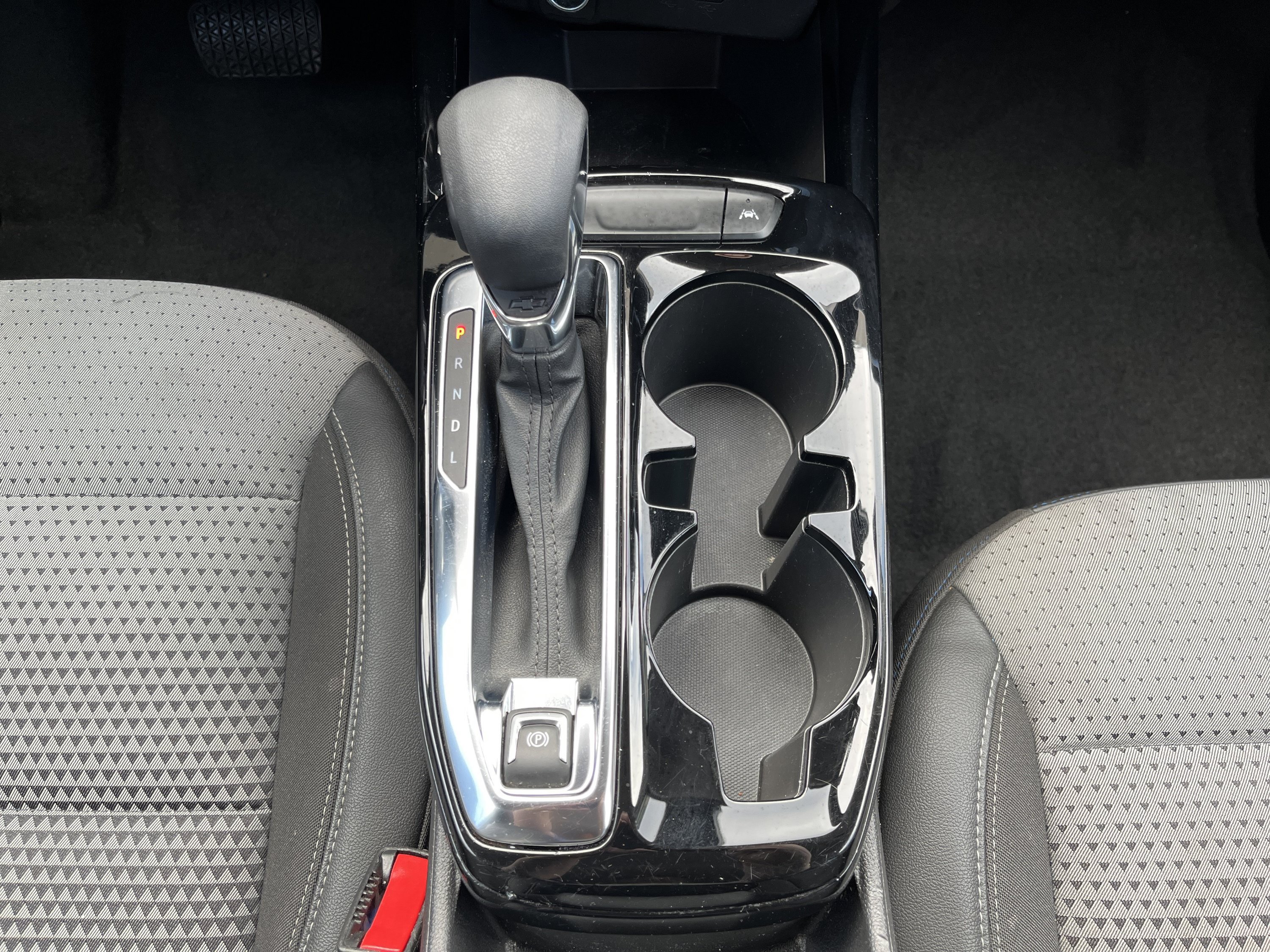 Used 2025 Chevrolet Trax LT FWD image 27