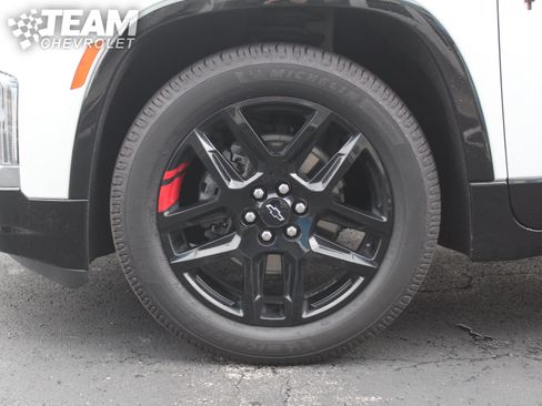 Used 2022 Chevrolet Traverse Premier w/ Redline Edition AWD/4WD image 36