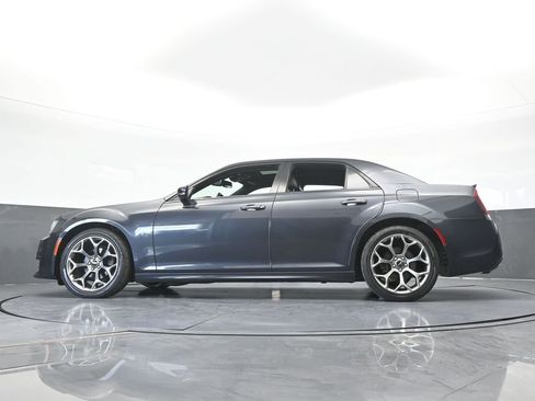 Used 2018 Chrysler 300 S w/ 300S Premium Group RWD image 58