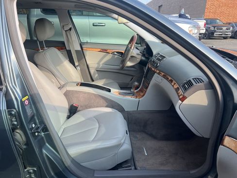 Used 2008 Mercedes-Benz E 350 4MATIC Wagon image 21