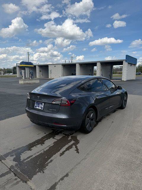 Used 2022 Tesla Model 3 Long Range AWD/4WD image 2