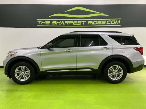 Used 2020 Ford Explorer XLT image 6