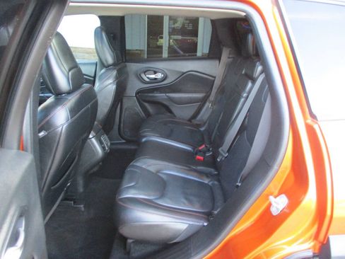 Used 2014 Jeep Cherokee Trailhawk w/ Technology Group AWD/4WD image 22