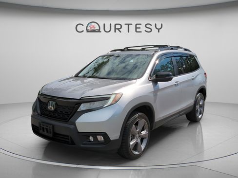 Used 2021 Honda Passport Touring image 2