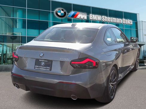 Used 2025 BMW 230i Coupe w/ Premium Package image 4