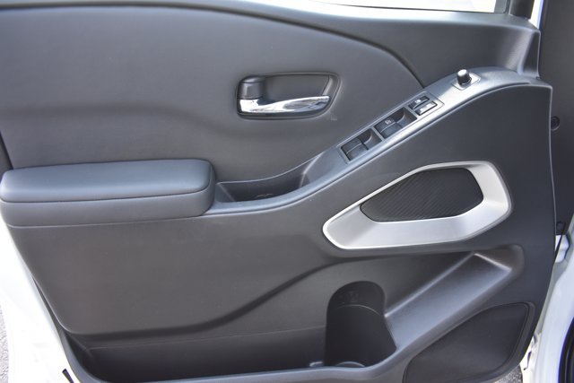 Used 2024 Nissan Frontier SV RWD image 12