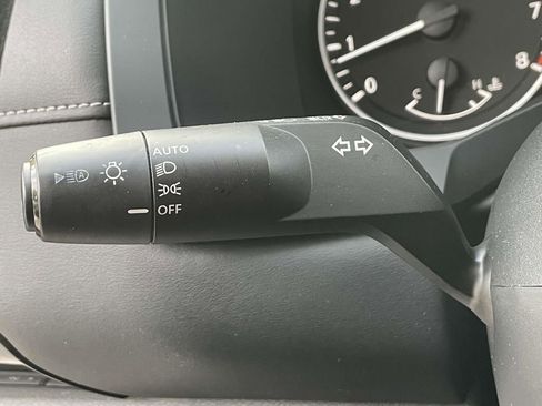 Used 2024 Nissan Pathfinder S image 23