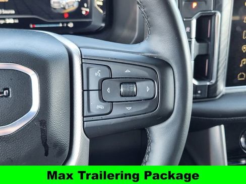 Used 2024 GMC Yukon XL Denali image 30