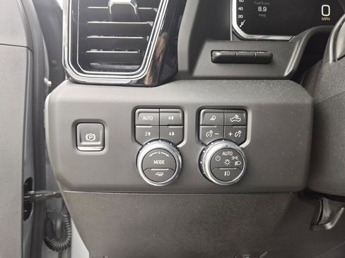 Used 2026 GMC Sierra 2500 AT4 w/ AT4 Premium Plus Package AWD/4WD image 12