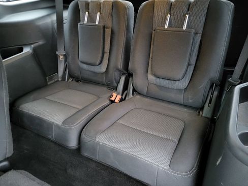 Used 2016 Ford Explorer XLT image 21