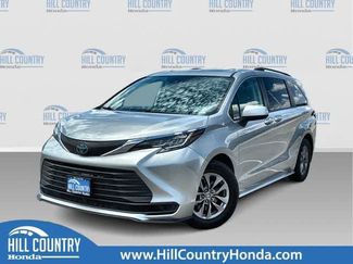 Used 2021 Toyota Sienna LE w/ LE Plus Package FWD video 1