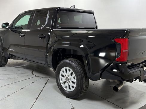 Certified 2025 Toyota Tacoma SR5 image 7