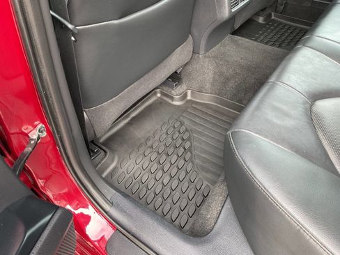 Used 2020 Toyota Camry XLE image 30