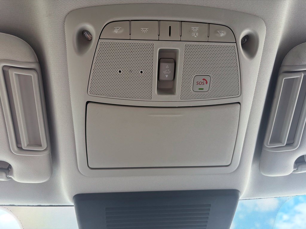 Used 2022 Nissan Armada SL w/ Captain's Chairs Package RWD image 50