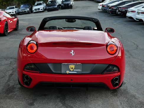 Used 2014 Ferrari California image 6