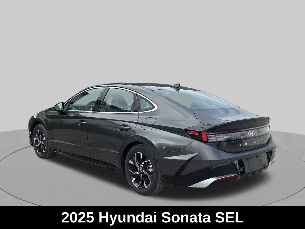 Used 2025 Hyundai Sonata SEL FWD image 3