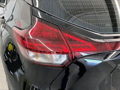 Used 2022 Nissan Kicks S FWD image 31