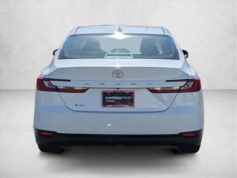 Used 2025 Toyota Camry LE image 7