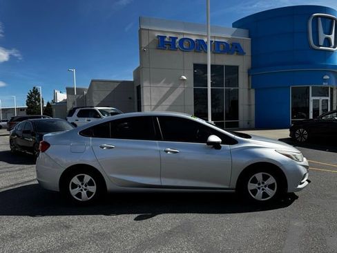 Used 2016 Chevrolet Cruze LS FWD image 4