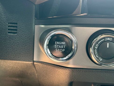 Used 2017 Toyota Tacoma Limited w/ Tow Package AWD/4WD image 28