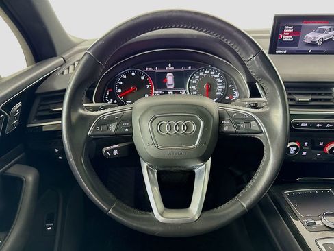 Used 2019 Audi Q7 3.0T Premium w/ Cold Weather Package image 11