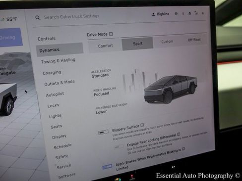Used 2024 Tesla Cybertruck AWD Crew Cab image 27