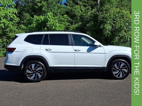 Used 2025 Volkswagen Atlas SE AWD/4WD image 7