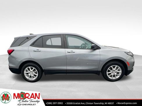 Certified 2024 Chevrolet Equinox LS w/ LS Convenience Package FWD image 8