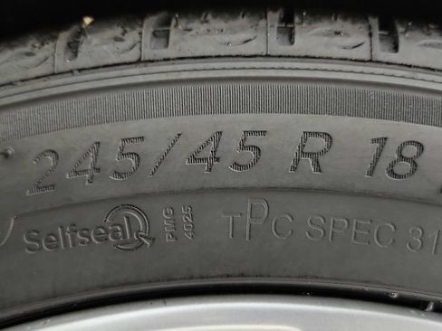 Used 2017 Mercedes-Benz E 300 4MATIC image 36