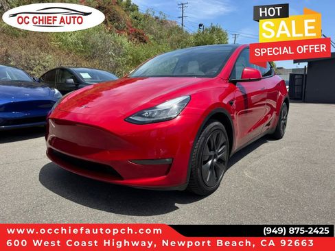 Used 2022 Tesla Model Y Long Range AWD/4WD image 1