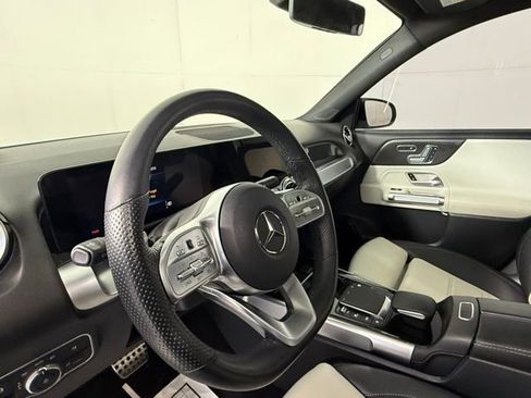 Used 2022 Mercedes-Benz GLB 250 image 10