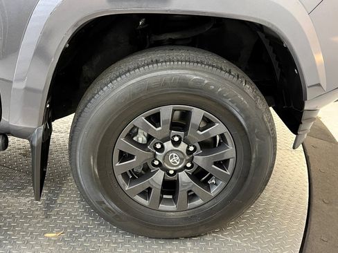 Used 2020 Toyota Tacoma SR5 image 11