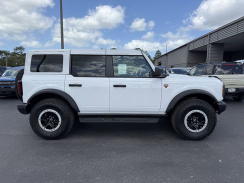 New 2026 Ford Bronco Badlands AWD/4WD image 3