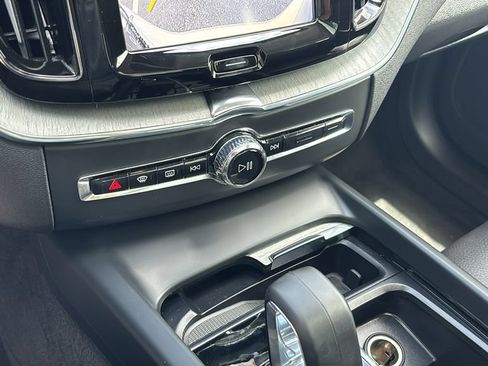 Certified 2025 Volvo XC60 B5 Plus AWD/4WD image 20