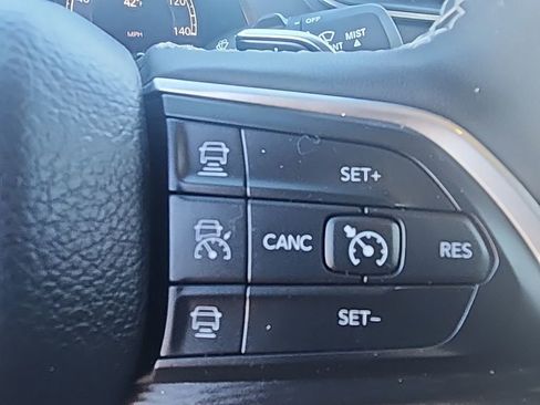 Certified 2025 Jeep Grand Cherokee Laredo image 11