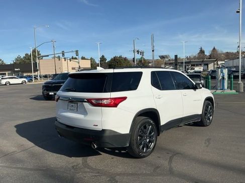 Used 2020 Chevrolet Traverse RS image 3