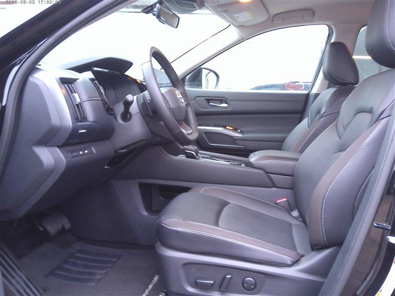 Used 2026 Nissan Pathfinder SL AWD/4WD image 5