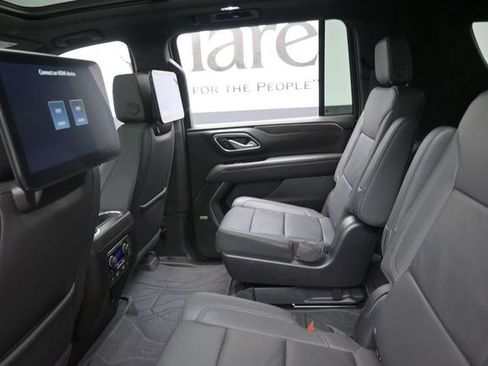 Used 2024 Chevrolet Suburban Z71 w/ Off-Road Capability Package AWD/4WD image 24