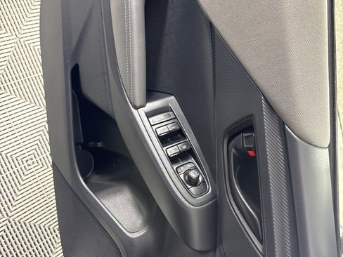 Used 2024 Subaru Crosstrek 2.0i Premium image 13