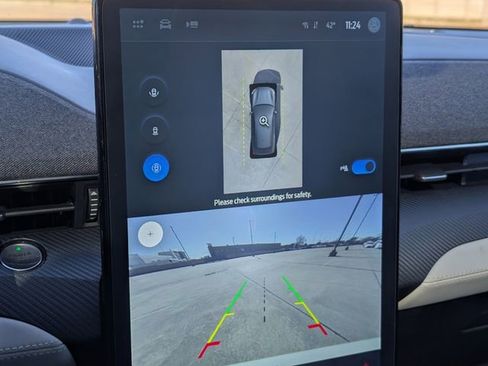 Used 2022 Ford Mustang Mach-E Premium image 15